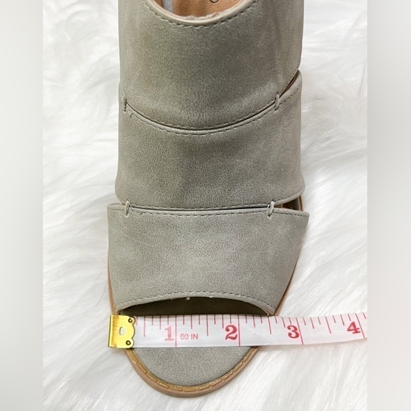 CADENCE Peep Toe Strappy Heels Buckle Grey Size 5.5 - Picture 12 of 14